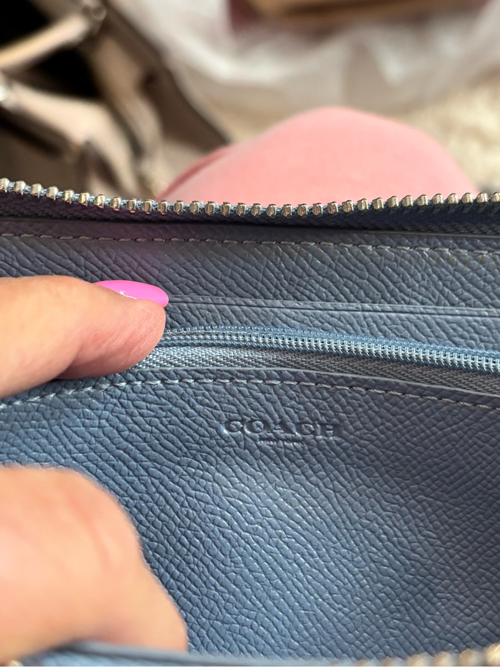 Coach Leather Wallet | Signature Coach | Excellent Pre-Owned Condition - Picture 8 of 11